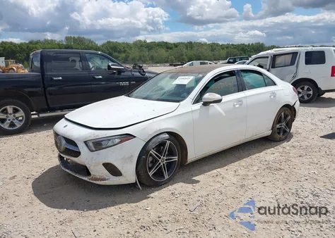 2019 Mercedes-Benz A 220 4Matic из США, поврежденный, VIN WDD3G4FB4KW005622